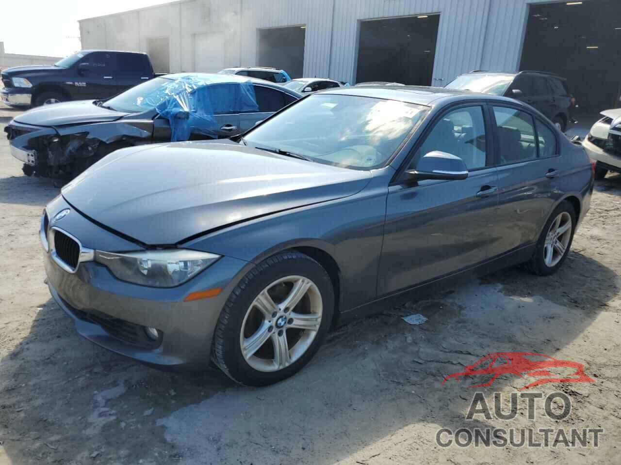 BMW 3 SERIES 2013 - WBA3C1C57DF439360