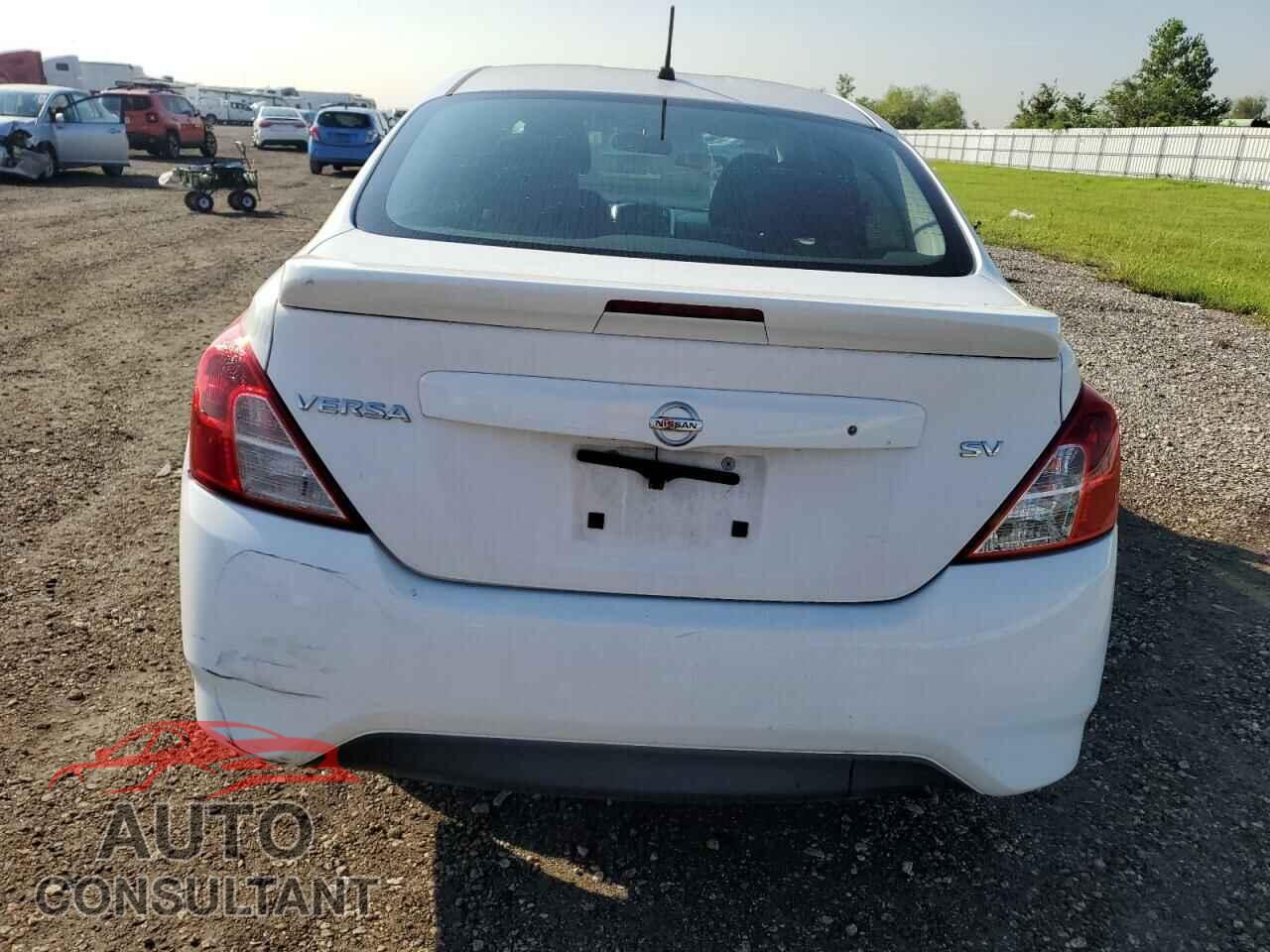 NISSAN VERSA 2017 - 3N1CN7AP5HL824712