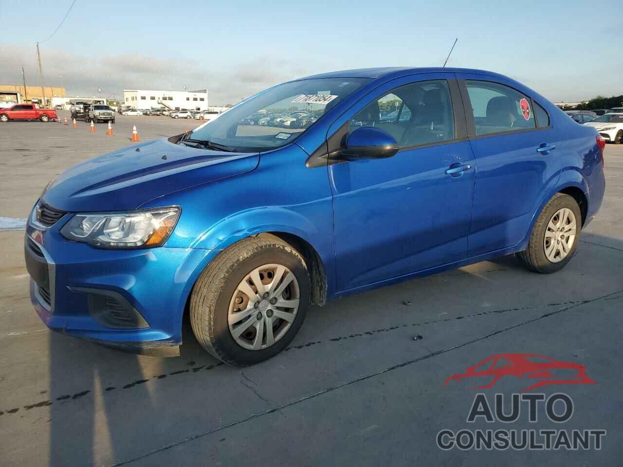 CHEVROLET SONIC 2018 - 1G1JB5SH2J4134705