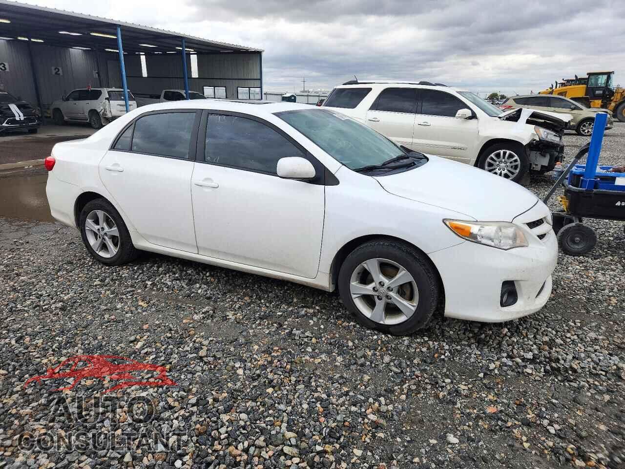 TOYOTA COROLLA 2011 - 2T1BU4EE4BC657725