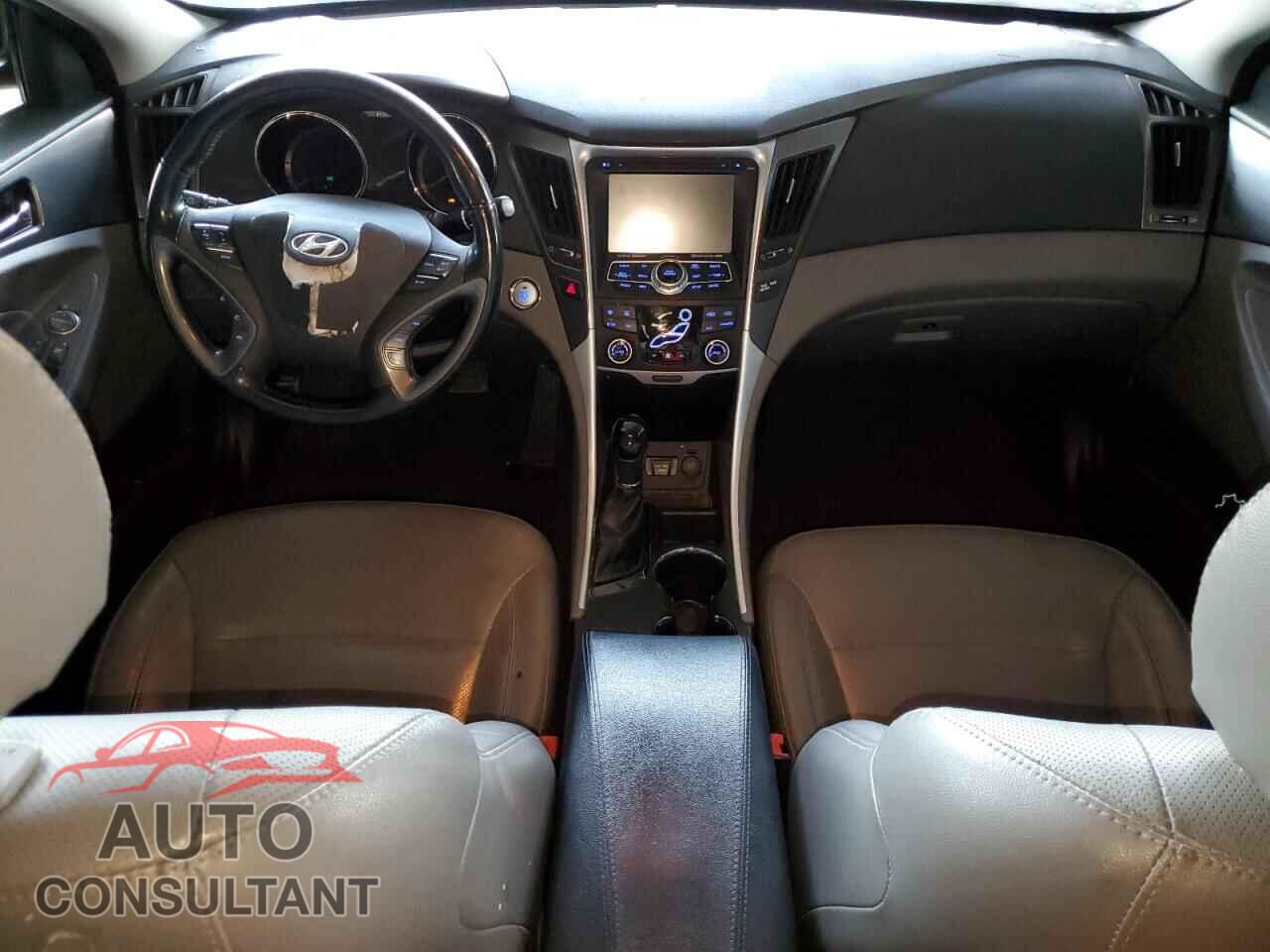HYUNDAI SONATA 2013 - KMHEC4A48DA095294