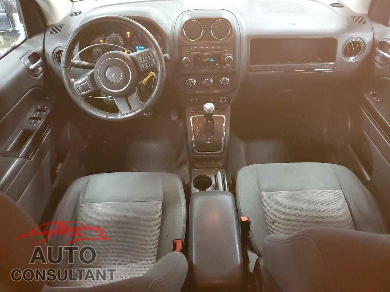 JEEP COMPASS 2011 - 1J4NF4FBXBD136517