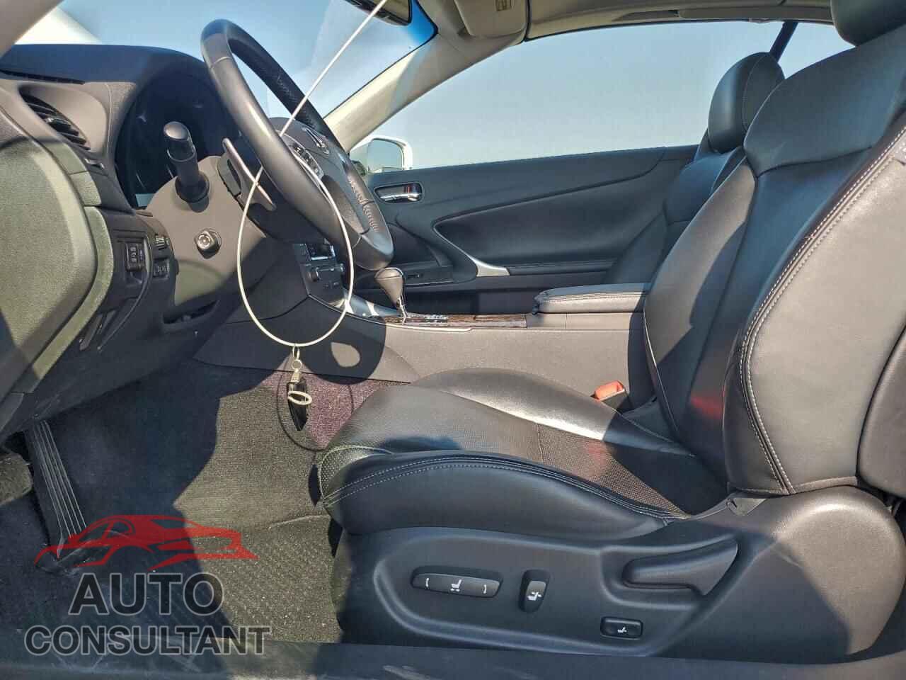 LEXUS IS 2015 - JTHFF2C29F2533333