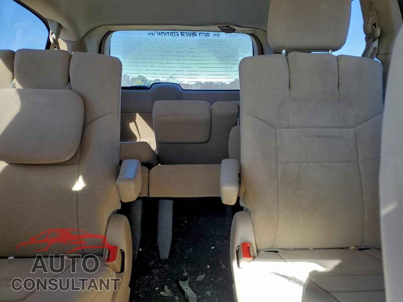 DODGE CARAVAN 2013 - 2C4RDGBG4DR810001