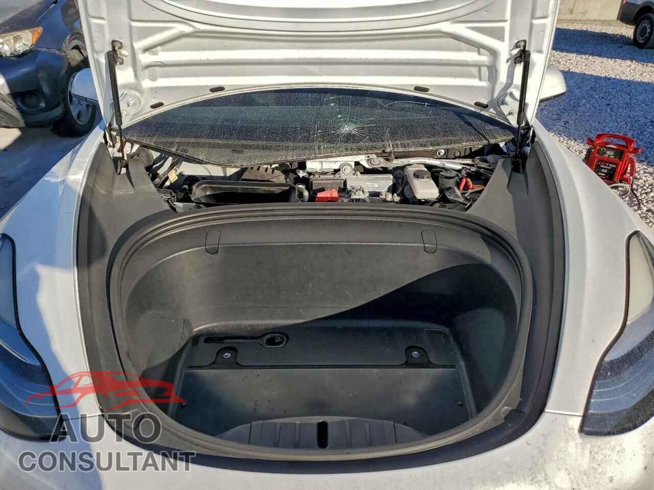 TESLA MODEL 3 2018 - 5YJ3E1EA3JF076076