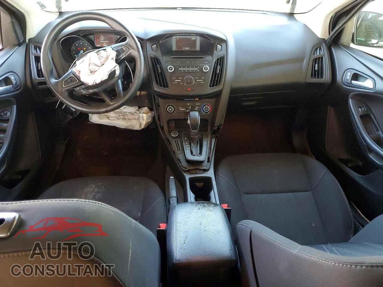 FORD FOCUS 2017 - 1FADP3F21HL215619