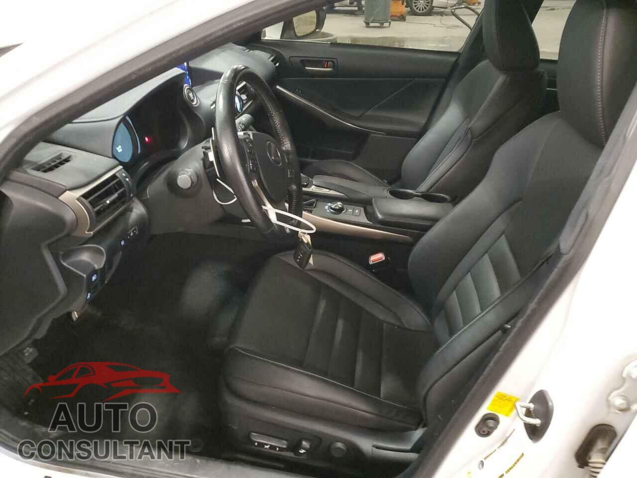 LEXUS IS 2018 - JTHCZ1D26J5015903
