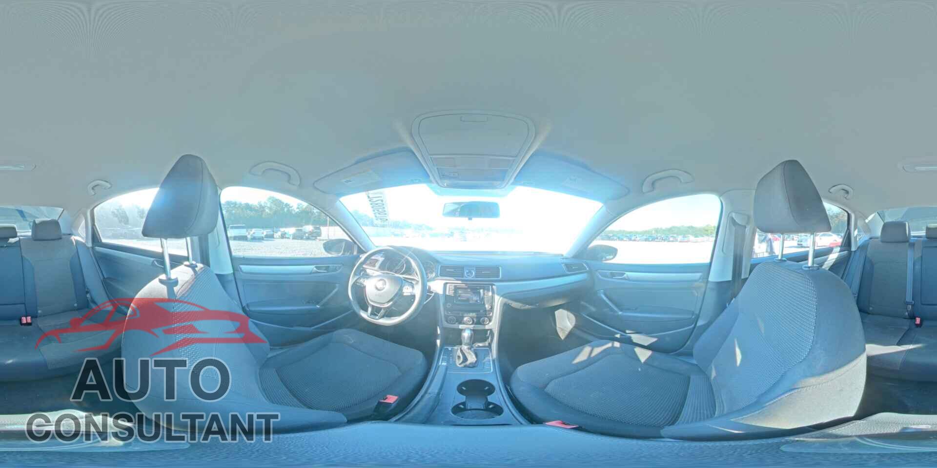 VOLKSWAGEN PASSAT 2017 - 1VWAT7A33HC024197