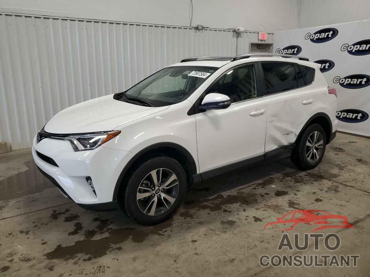 TOYOTA RAV4 2017 - JTMWFREV6HD100013