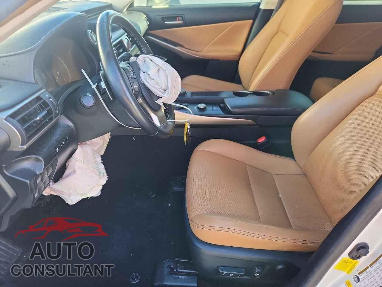 LEXUS IS 2018 - JTHBA1D2XJ5064900