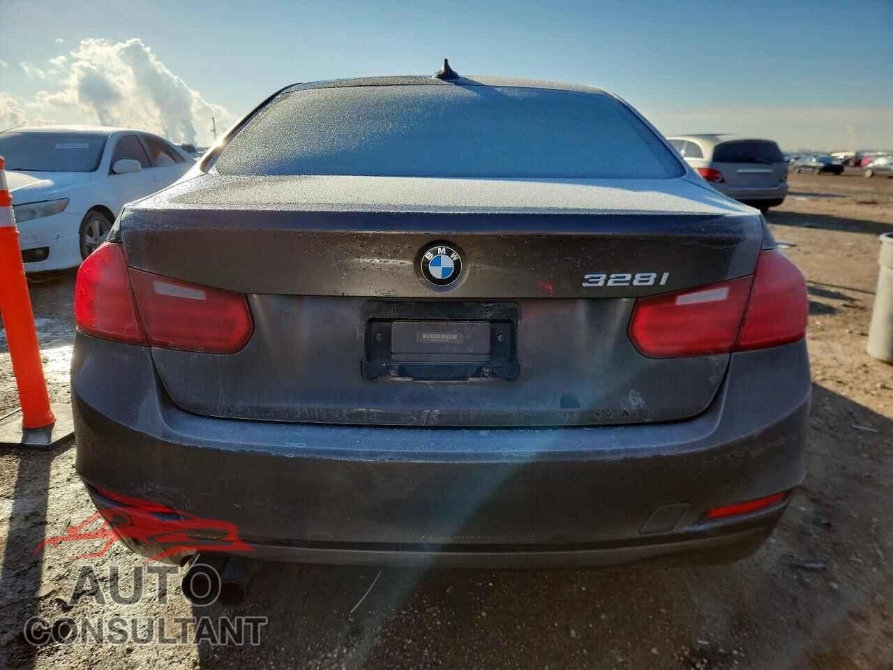 BMW 3 SERIES 2012 - WBA3A5C57CF257511