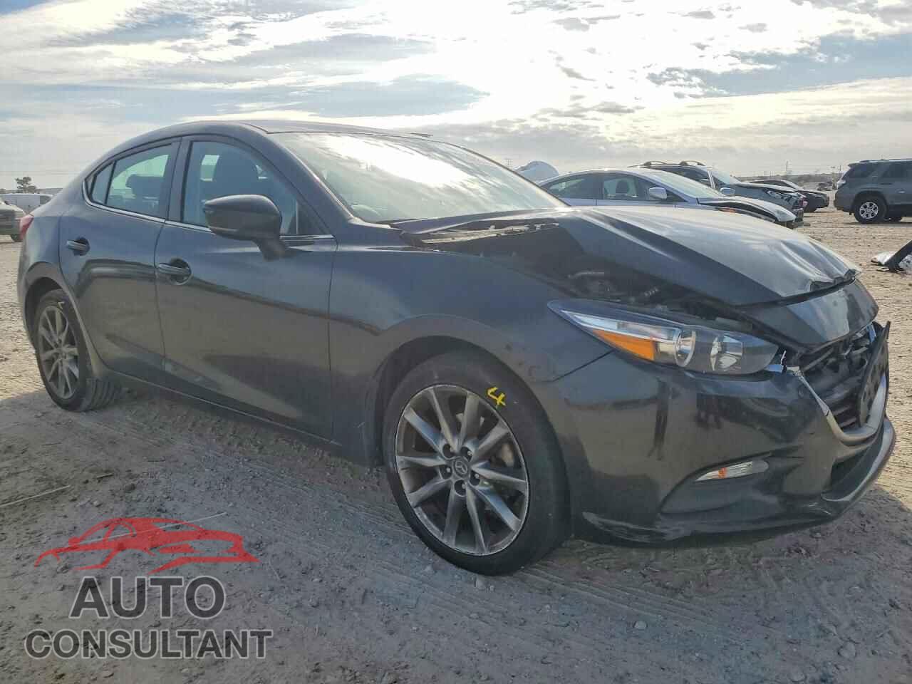 MAZDA 3 2018 - 3MZBN1V33JM172117