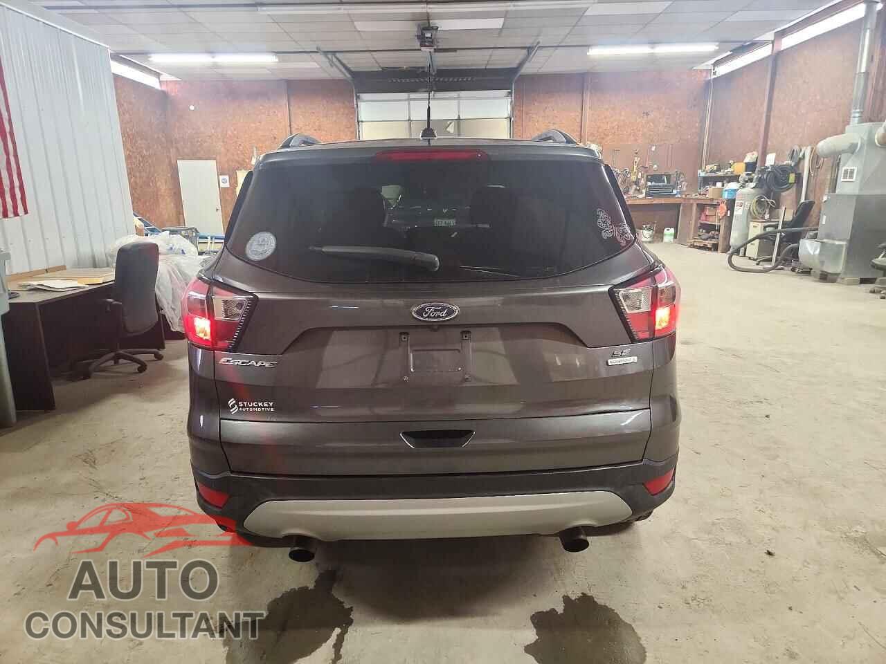 FORD ESCAPE 2017 - 1FMCU0GD8HUB59195