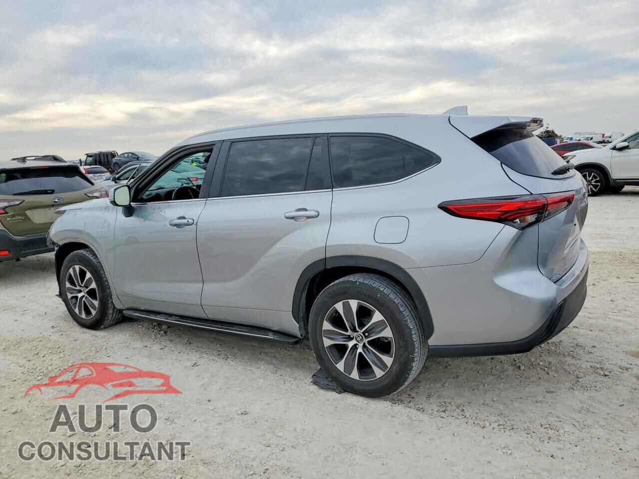TOYOTA HIGHLANDER 2023 - 5TDKDRAH4PS010737
