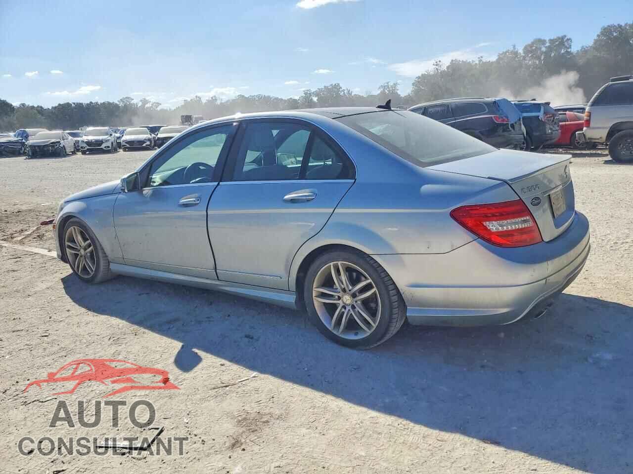 MERCEDES-BENZ C-CLASS 2013 - WDDGF8AB9DR268449
