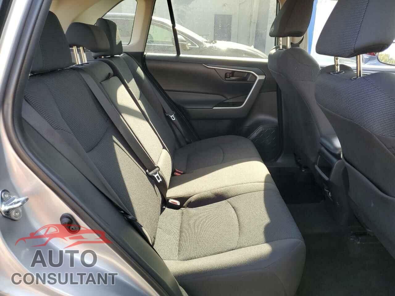 TOYOTA RAV4 2021 - 2T3F1RFV3MC248101
