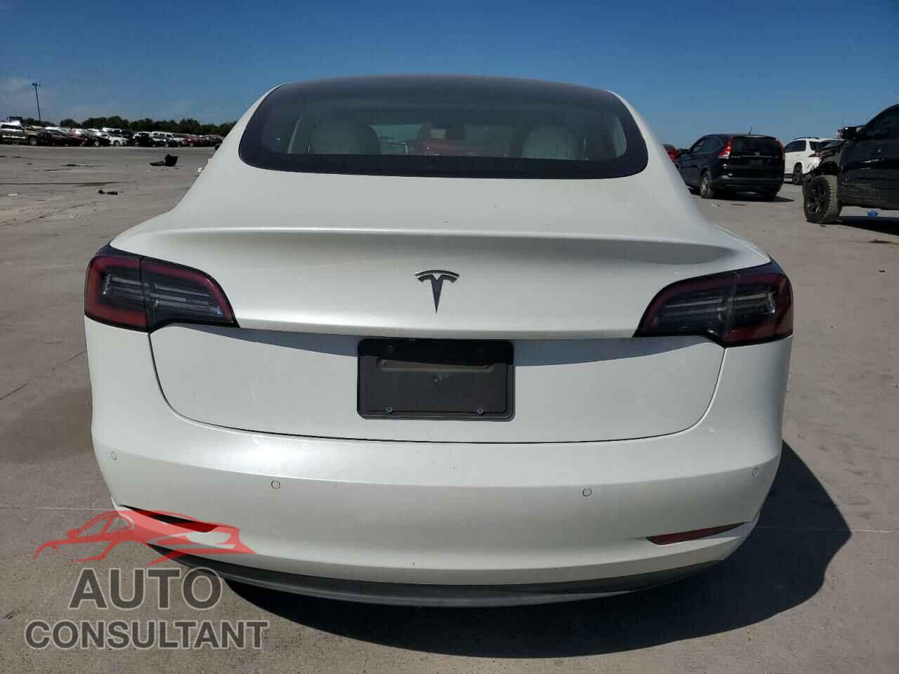TESLA MODEL 3 2019 - 5YJ3E1EA2KF314937