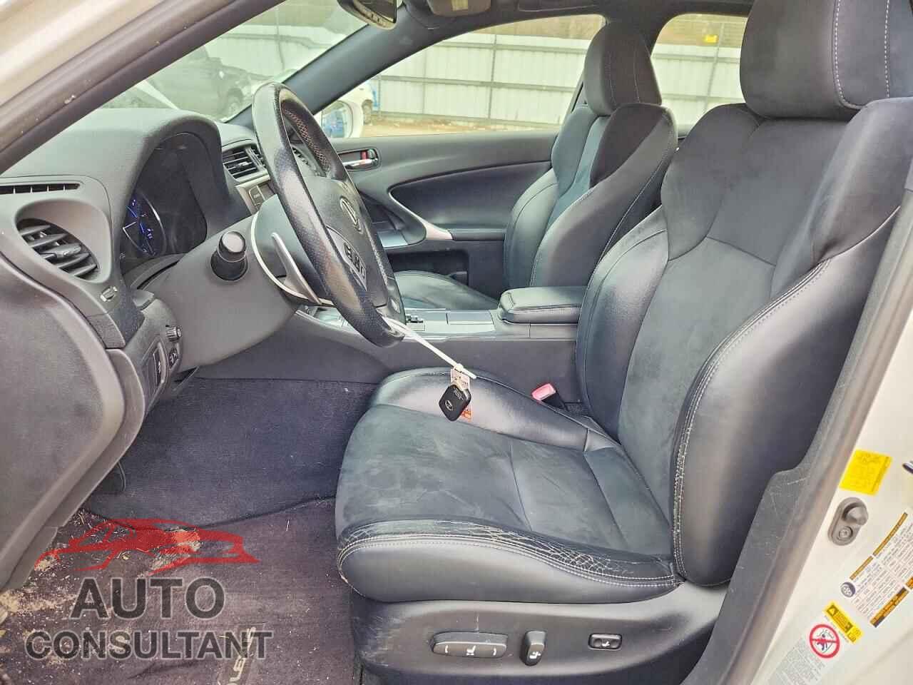 LEXUS IS 2012 - JTHBF5C24C5181840