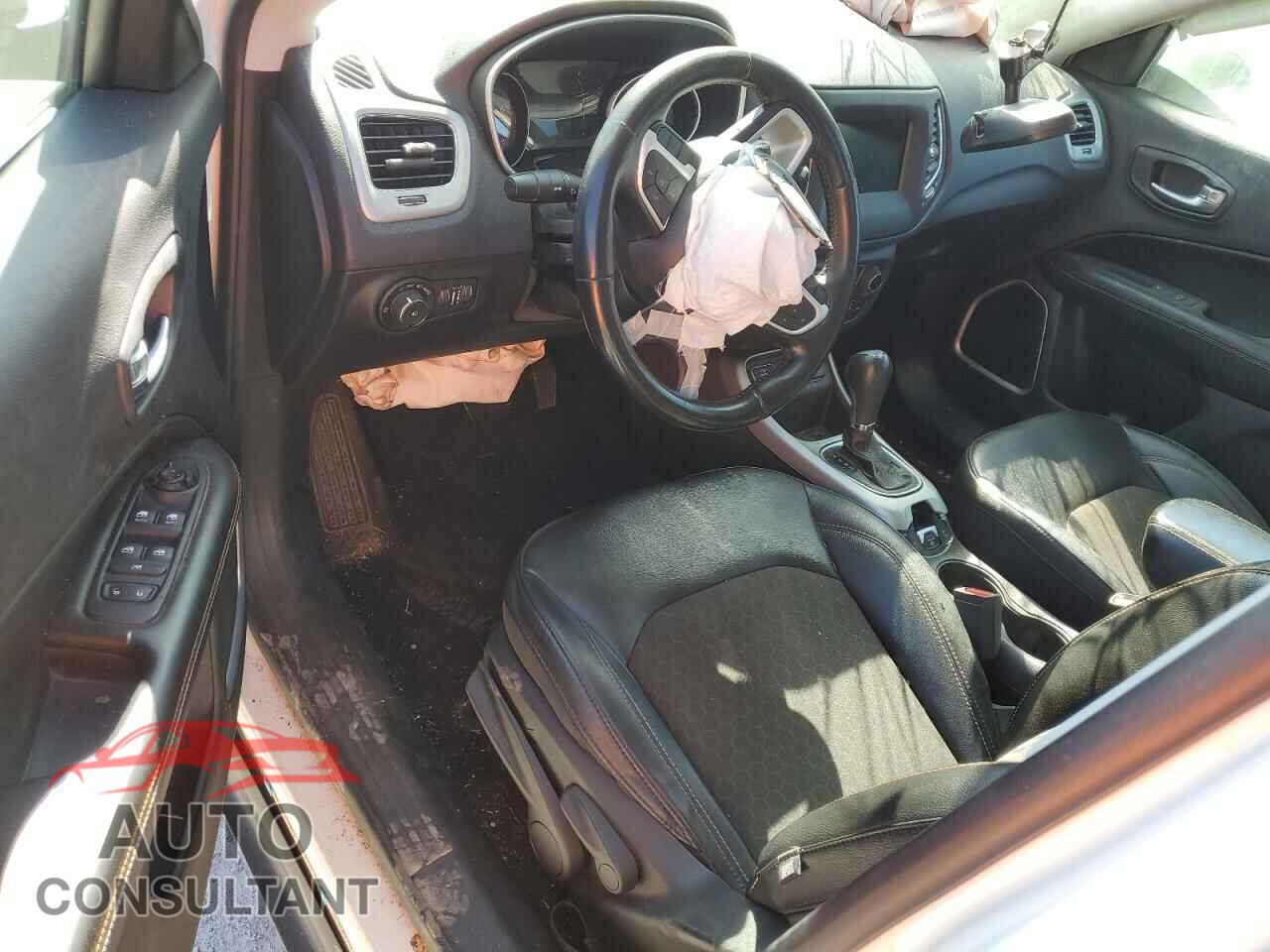 JEEP COMPASS 2021 - 3C4NJCBB8MT501827