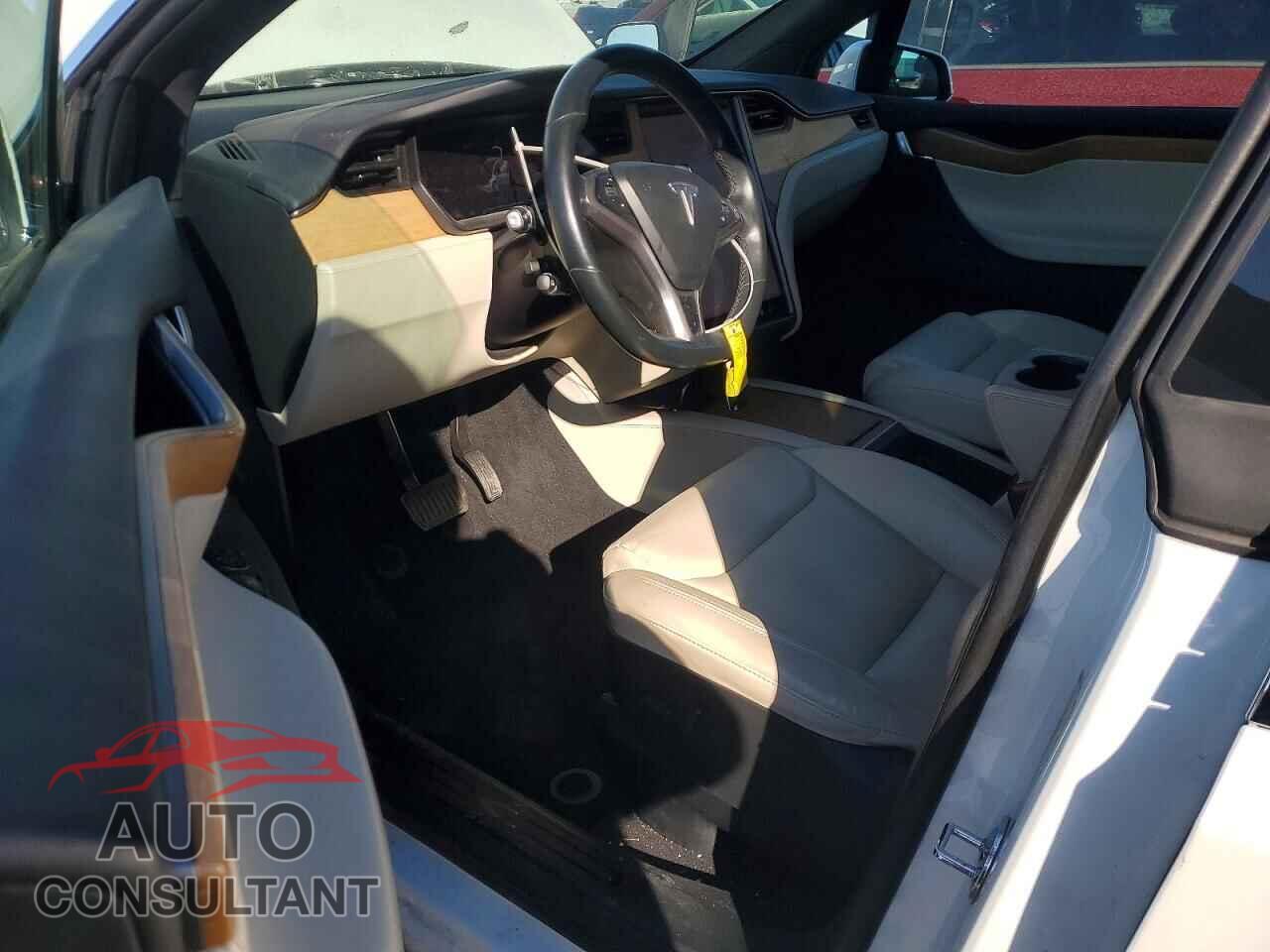 TESLA MODEL X 2020 - 5YJXCBE21LF232754