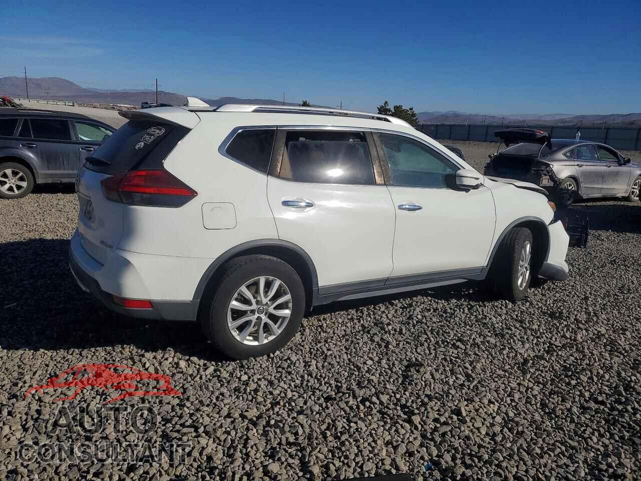 NISSAN ROGUE 2017 - KNMAT2MV2HP579587