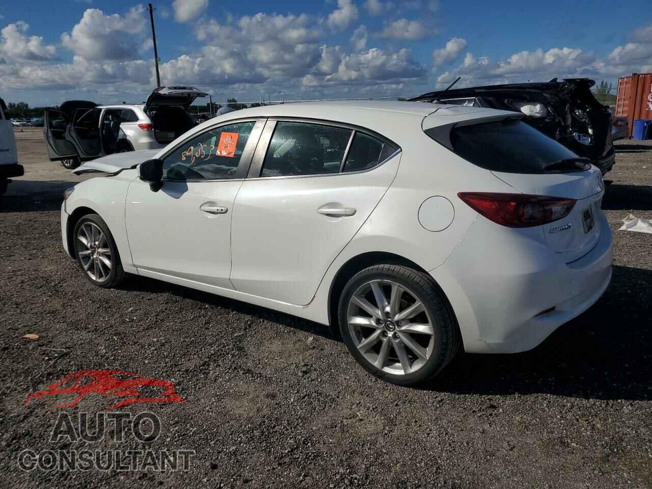 MAZDA 3 2017 - 3MZBN1L70HM126549
