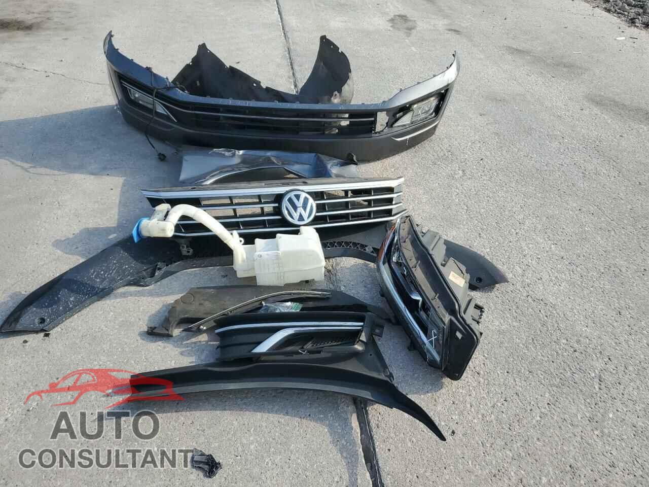VOLKSWAGEN PASSAT 2017 - 1VWCT7A33HC081685