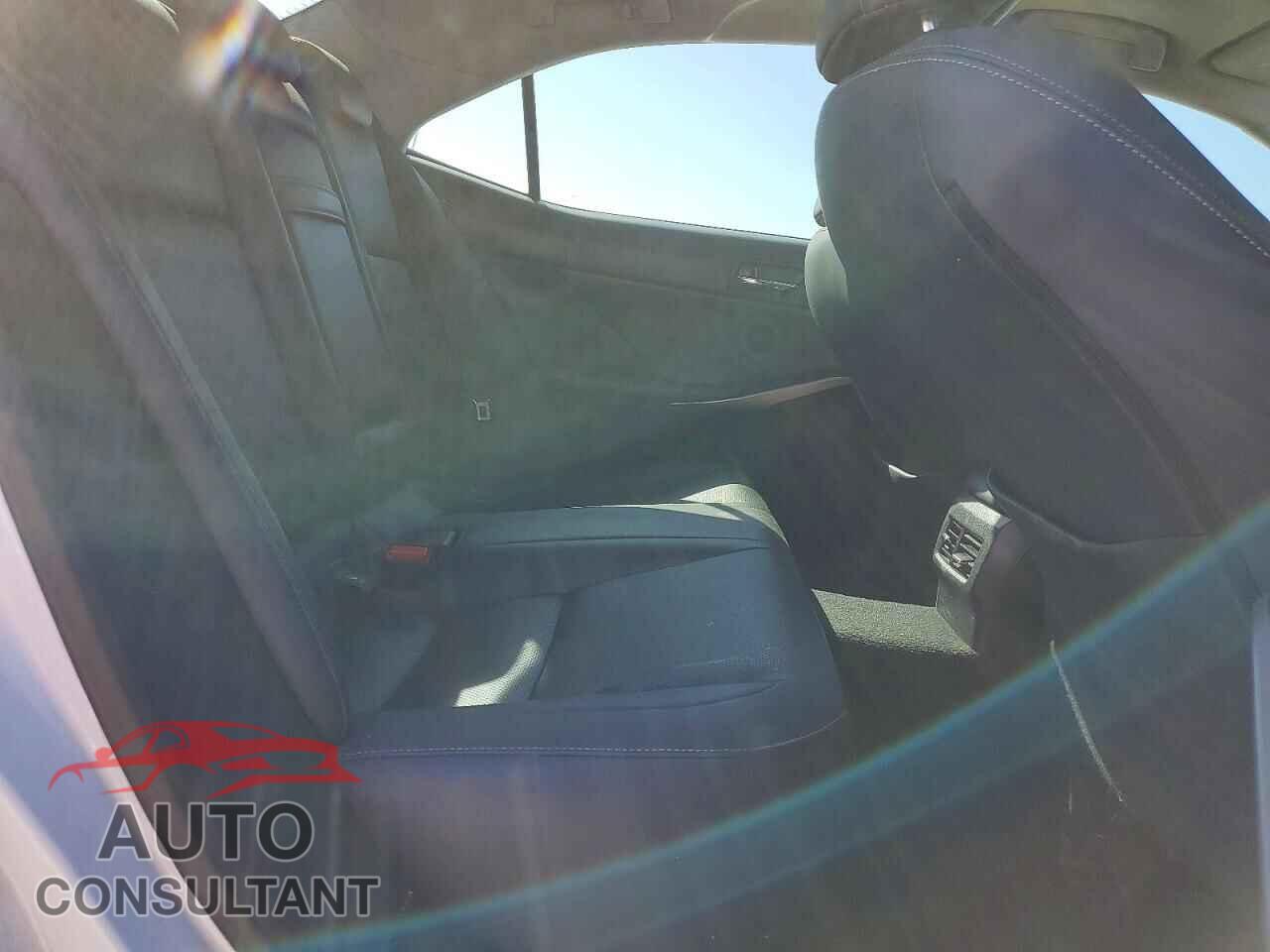 LEXUS IS 2015 - JTHBF1D22F5068657