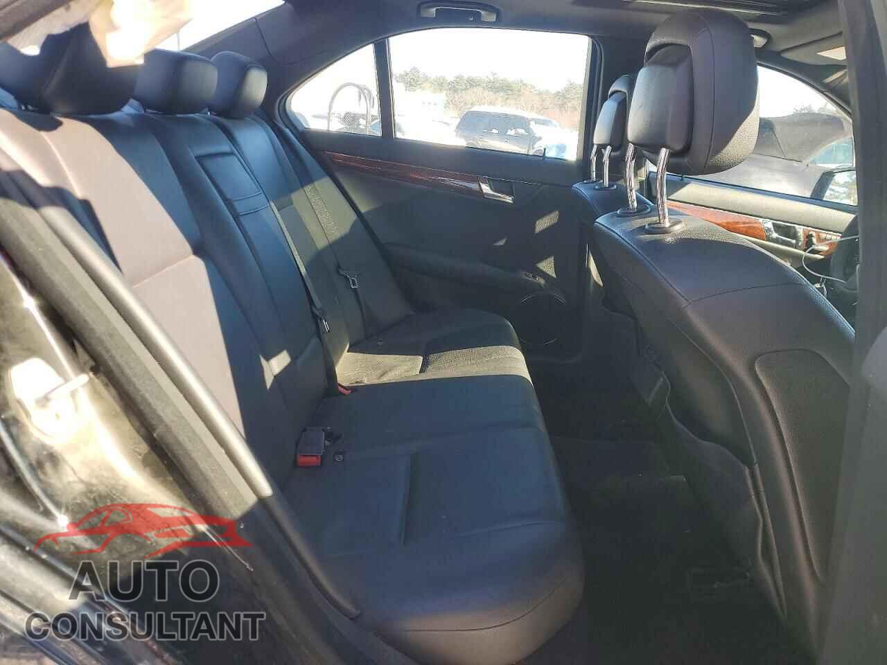 MERCEDES-BENZ C-CLASS 2010 - WDDGF8BB4AR127511
