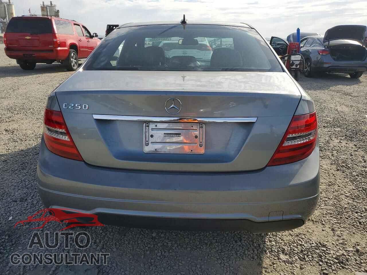 MERCEDES-BENZ C-CLASS 2012 - WDDGF4HB9CA610171