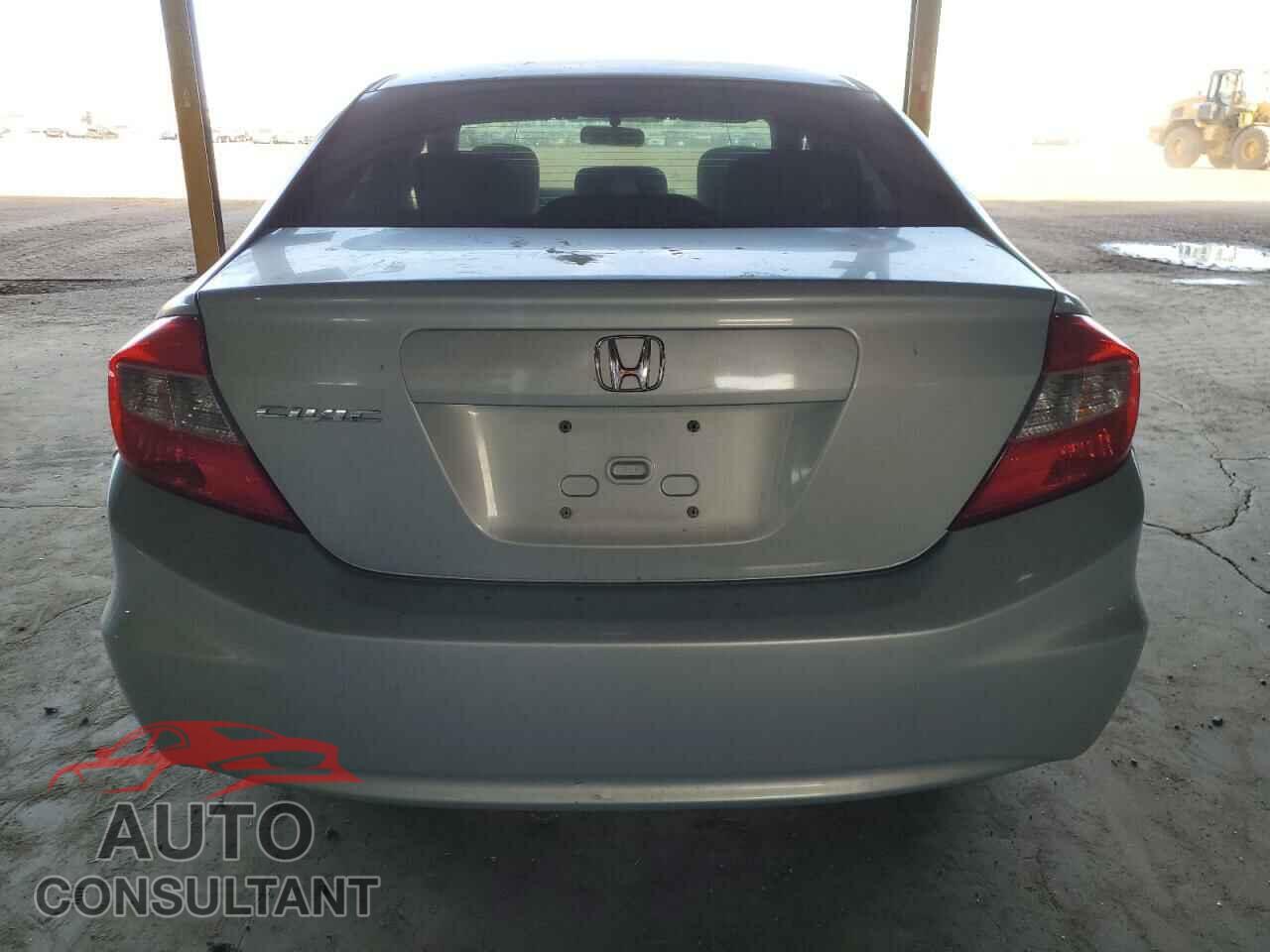 HONDA CIVIC 2012 - 2HGFB2F51CH577009