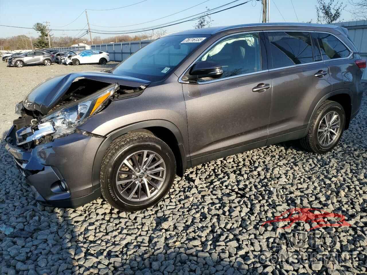 TOYOTA HIGHLANDER 2019 - 5TDJZRFH0KS727408