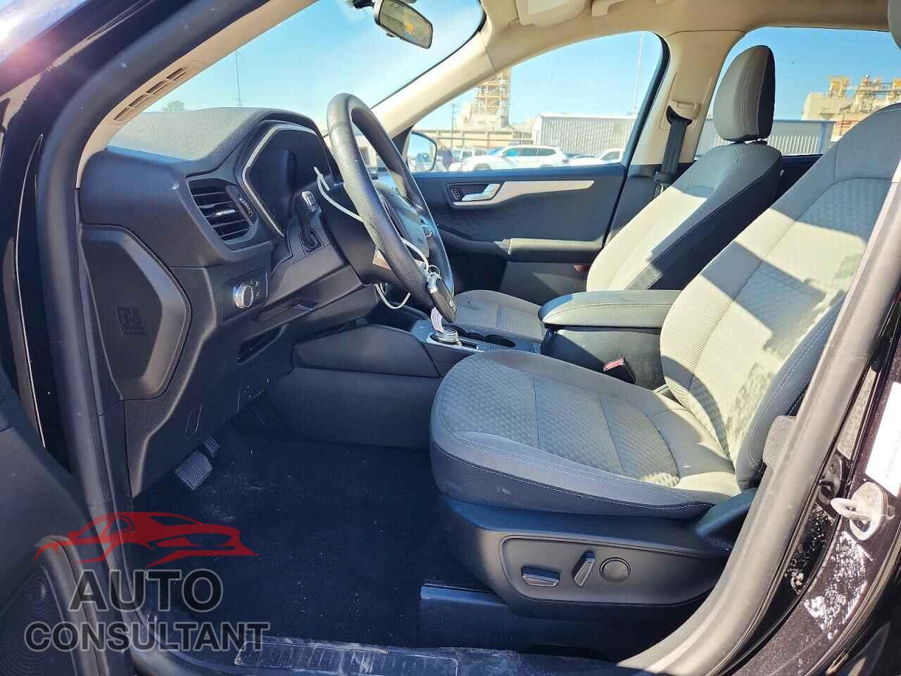 FORD ESCAPE 2020 - 1FMCU0G64LUA81587