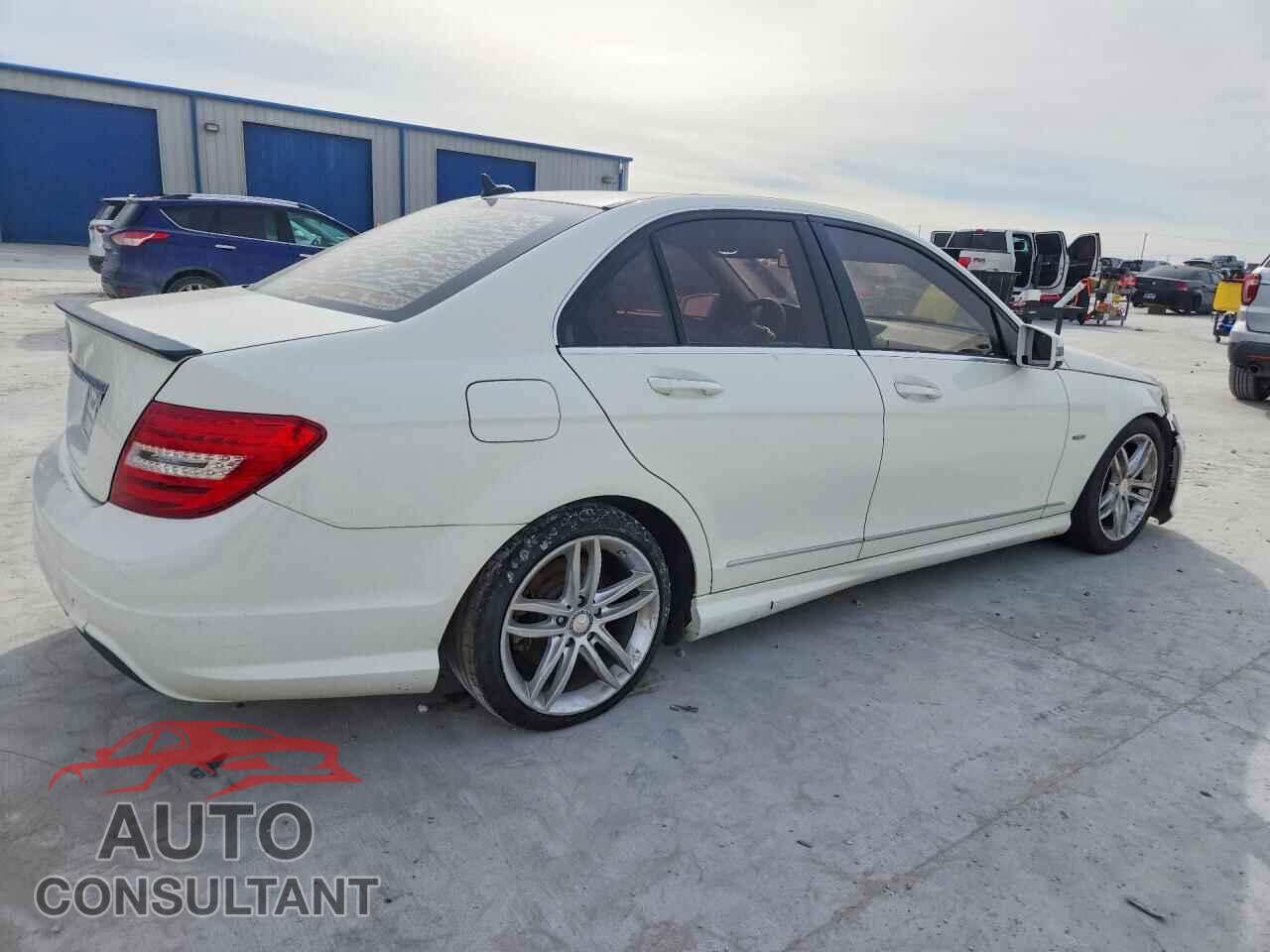 MERCEDES-BENZ C-CLASS 2012 - WDDGF4HB2CR194708