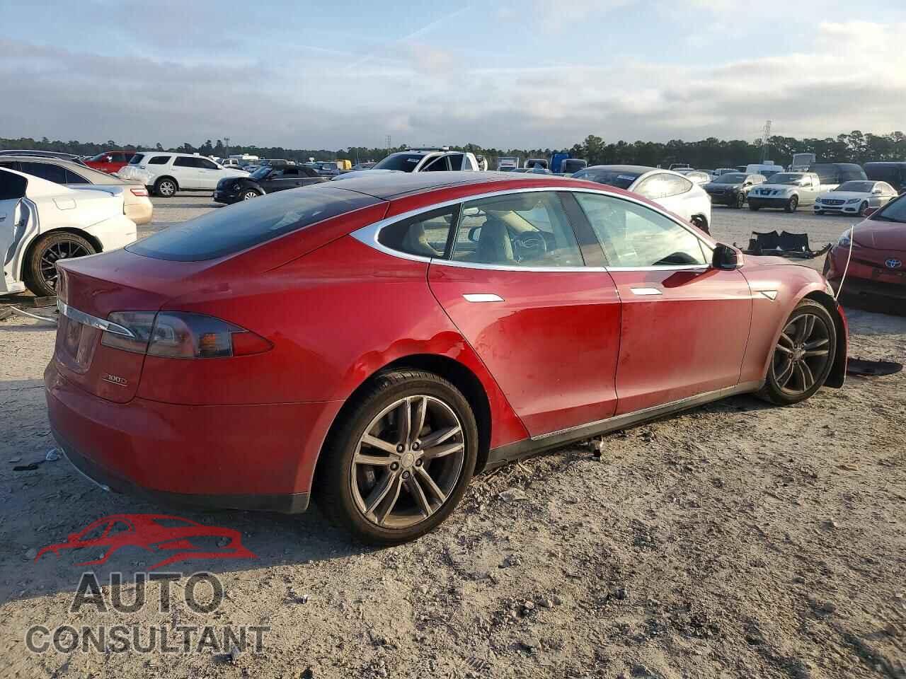 TESLA MODEL S 2013 - 5YJSA1CG4DFP20090