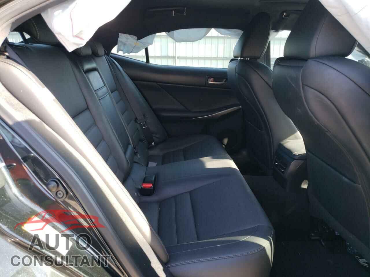 LEXUS IS 2017 - JTHBA1D21H5040222