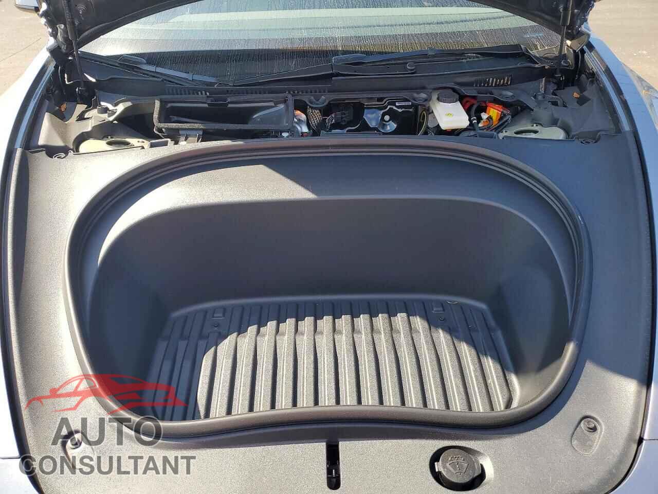 TESLA MODEL 3 2026 - 5YJ3E1EA2TF129546