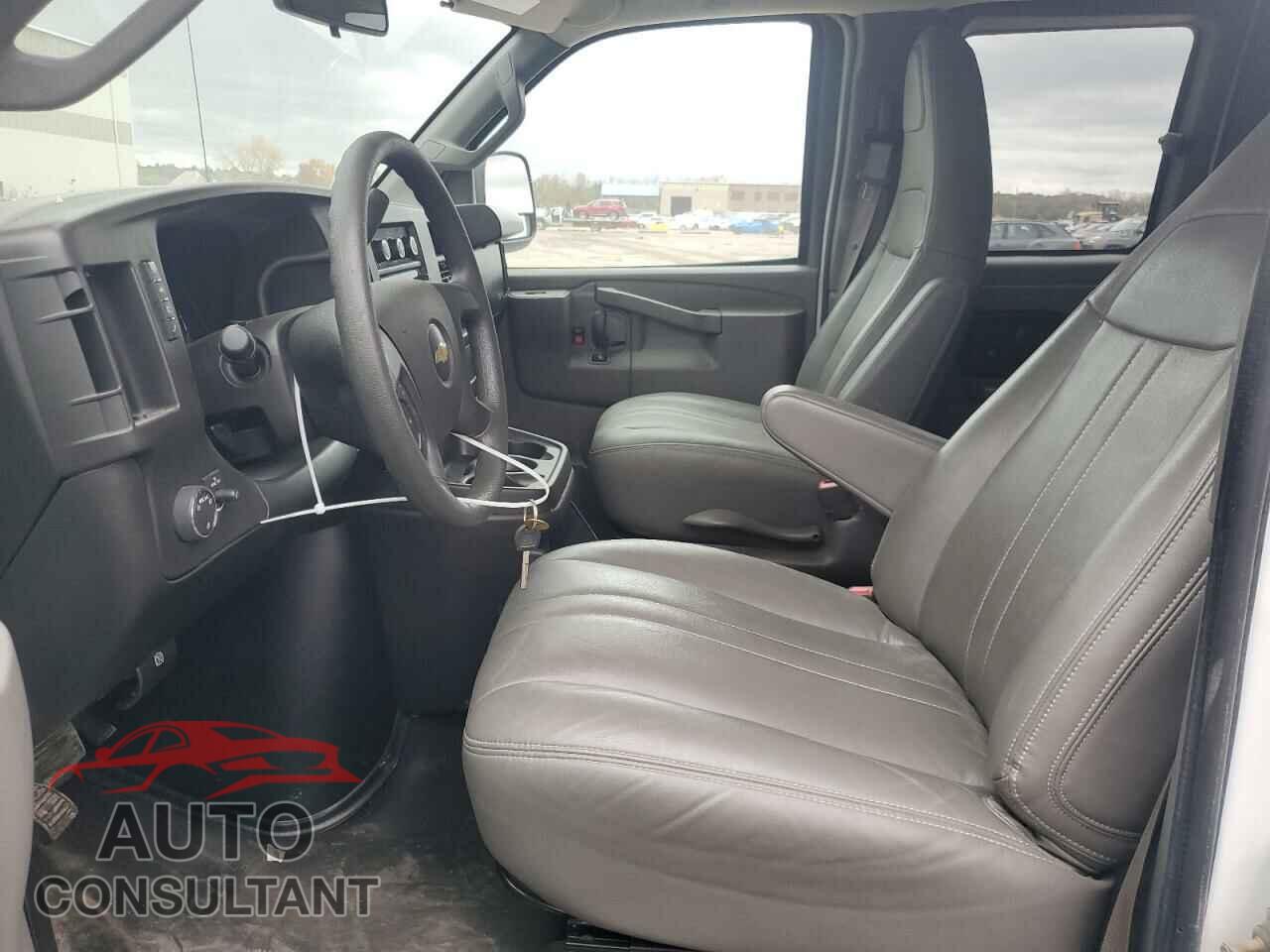 CHEVROLET EXPRESS 2019 - 1GAZGNFG1K1363143
