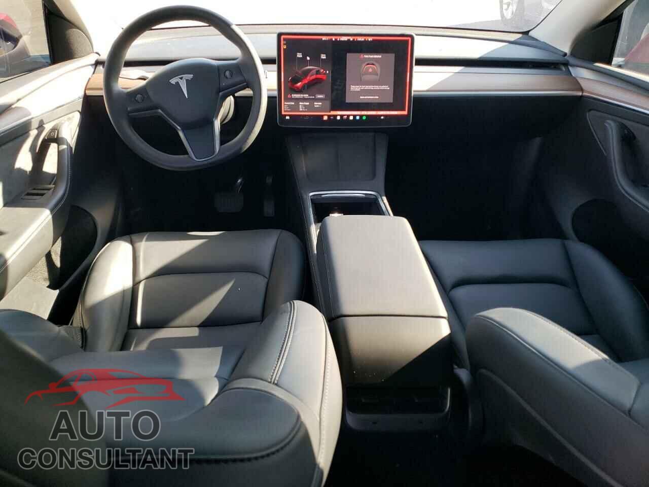 TESLA MODEL Y 2024 - 7SAYGDEE5RF005240