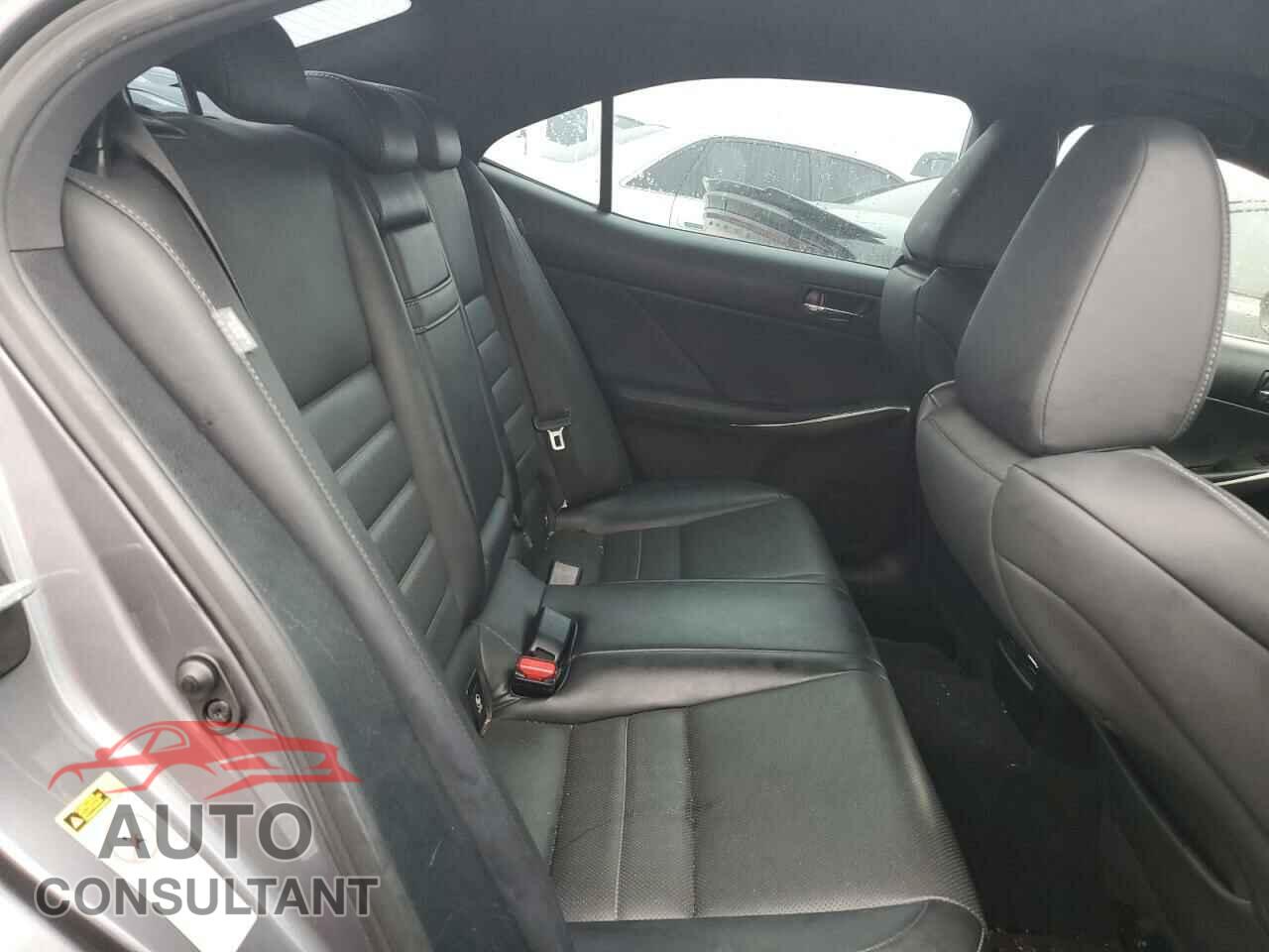 LEXUS IS 2015 - JTHBE1D26F5017102