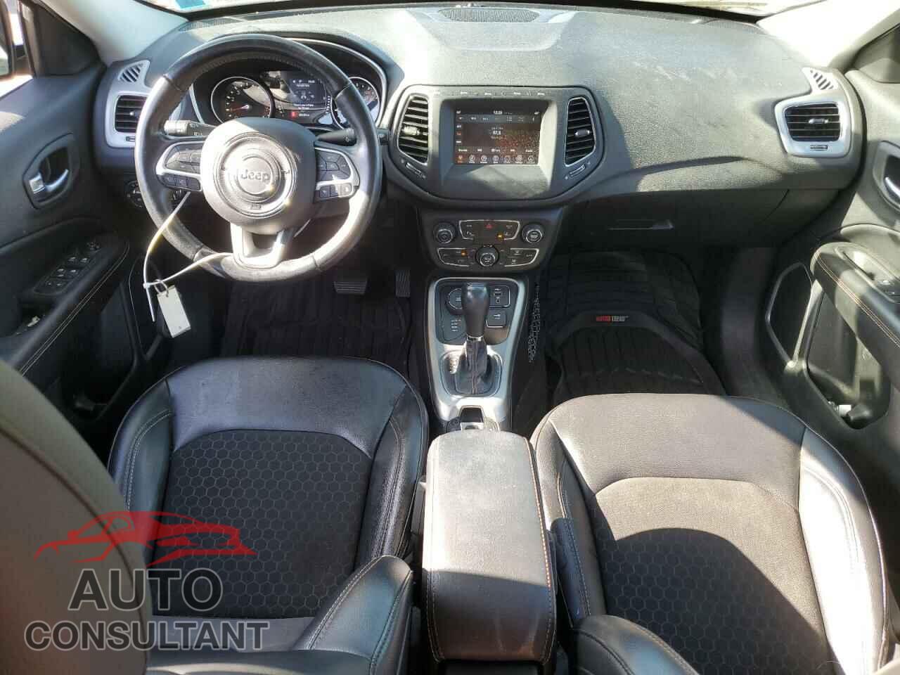 JEEP COMPASS 2020 - 3C4NJDBB6LT258183
