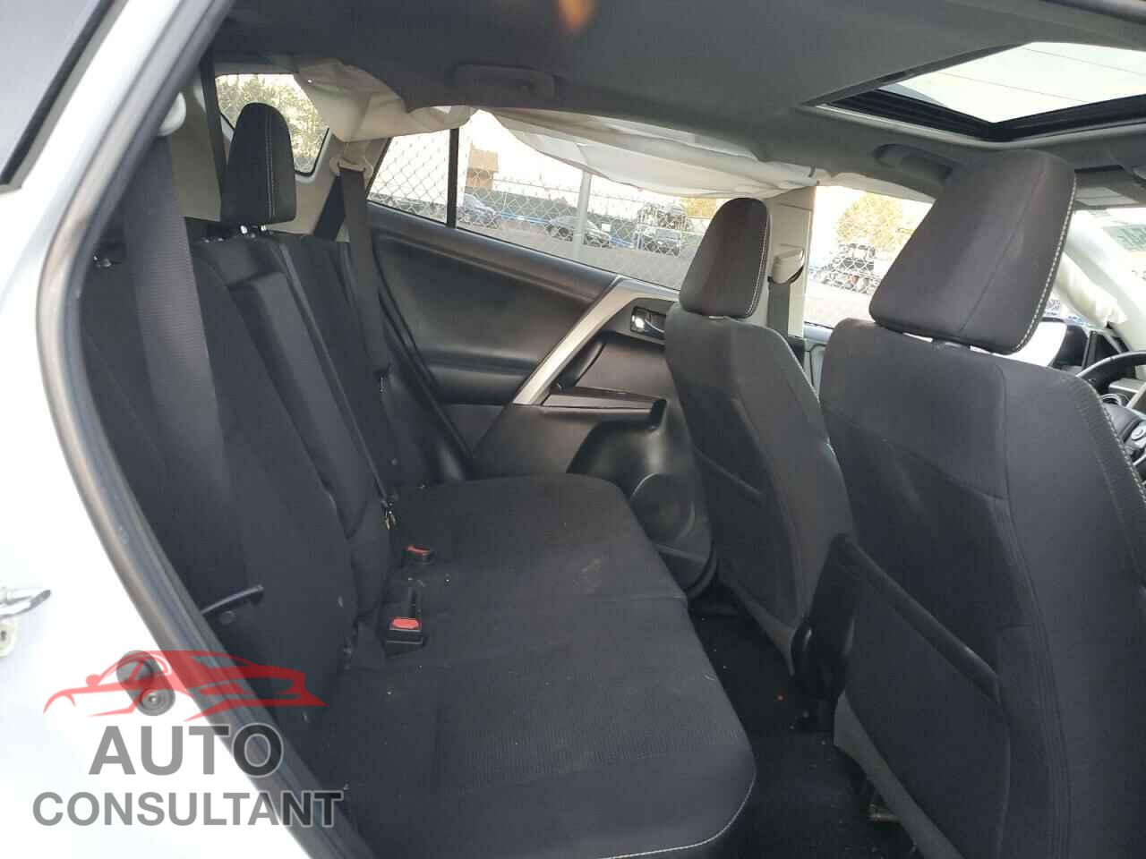 TOYOTA RAV4 2018 - 2T3RFREV8JW852575