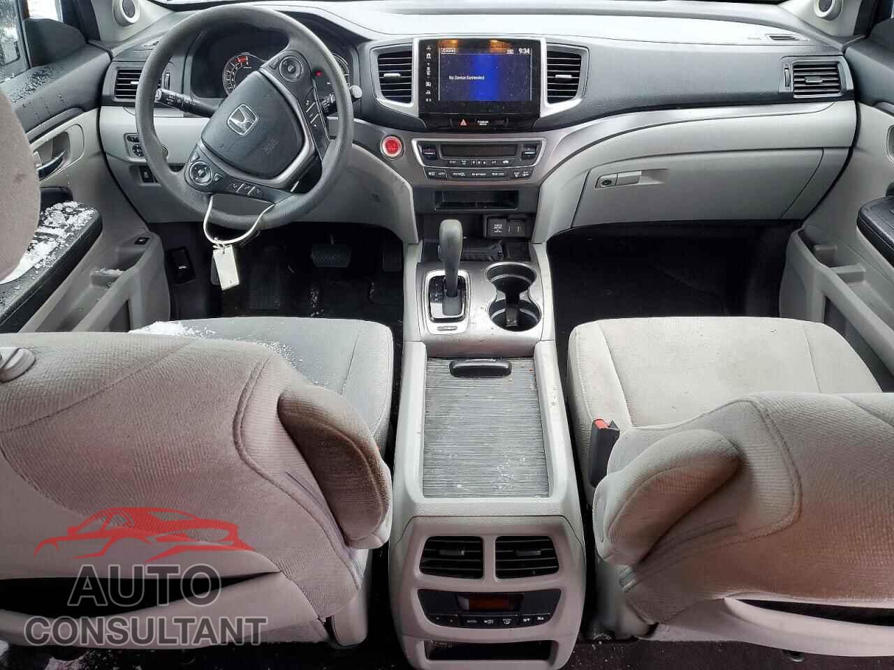 HONDA PILOT 2018 - 5FNYF6H33JB045634
