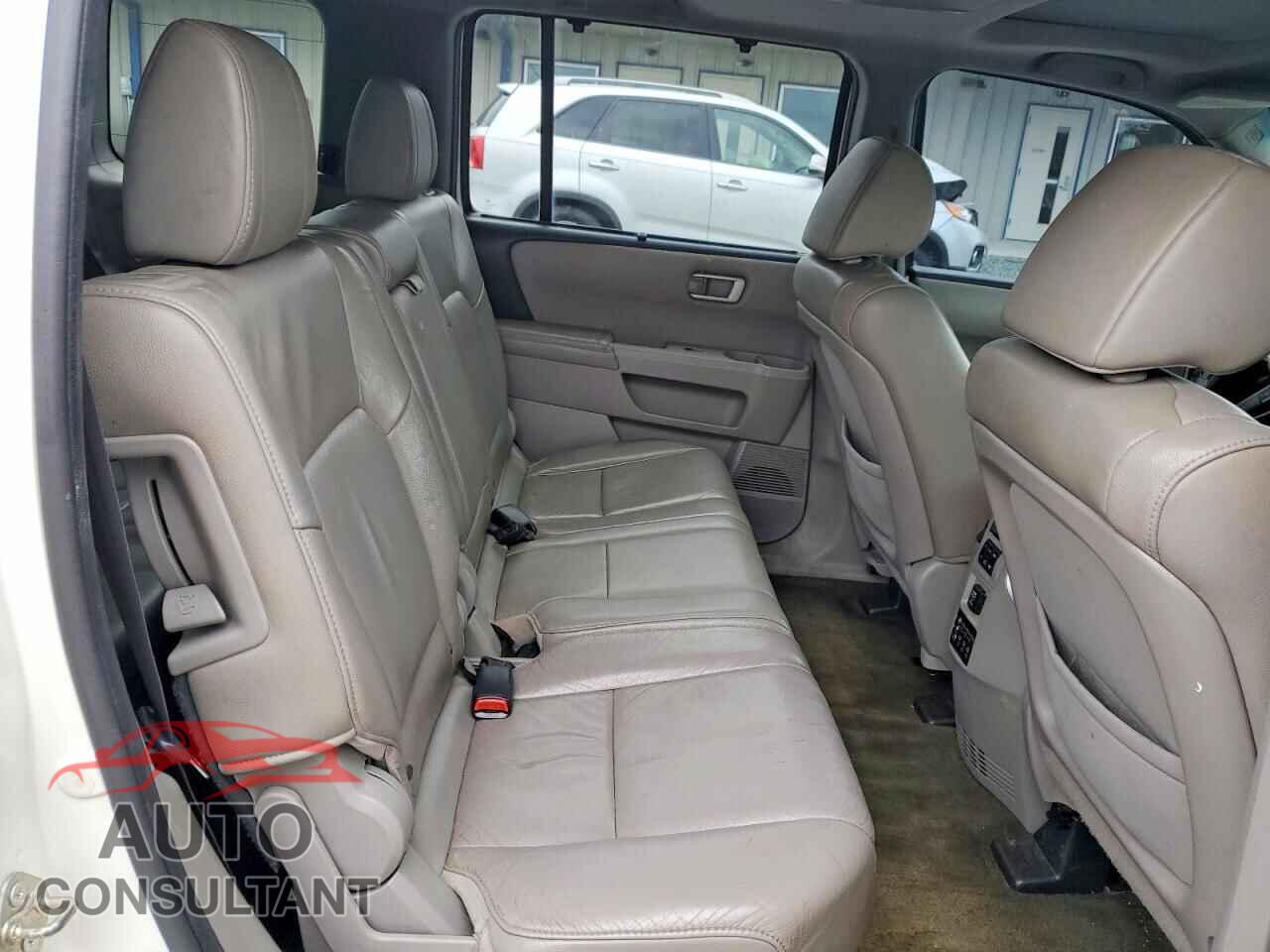 HONDA PILOT 2015 - 5FNYF4H95FB012568