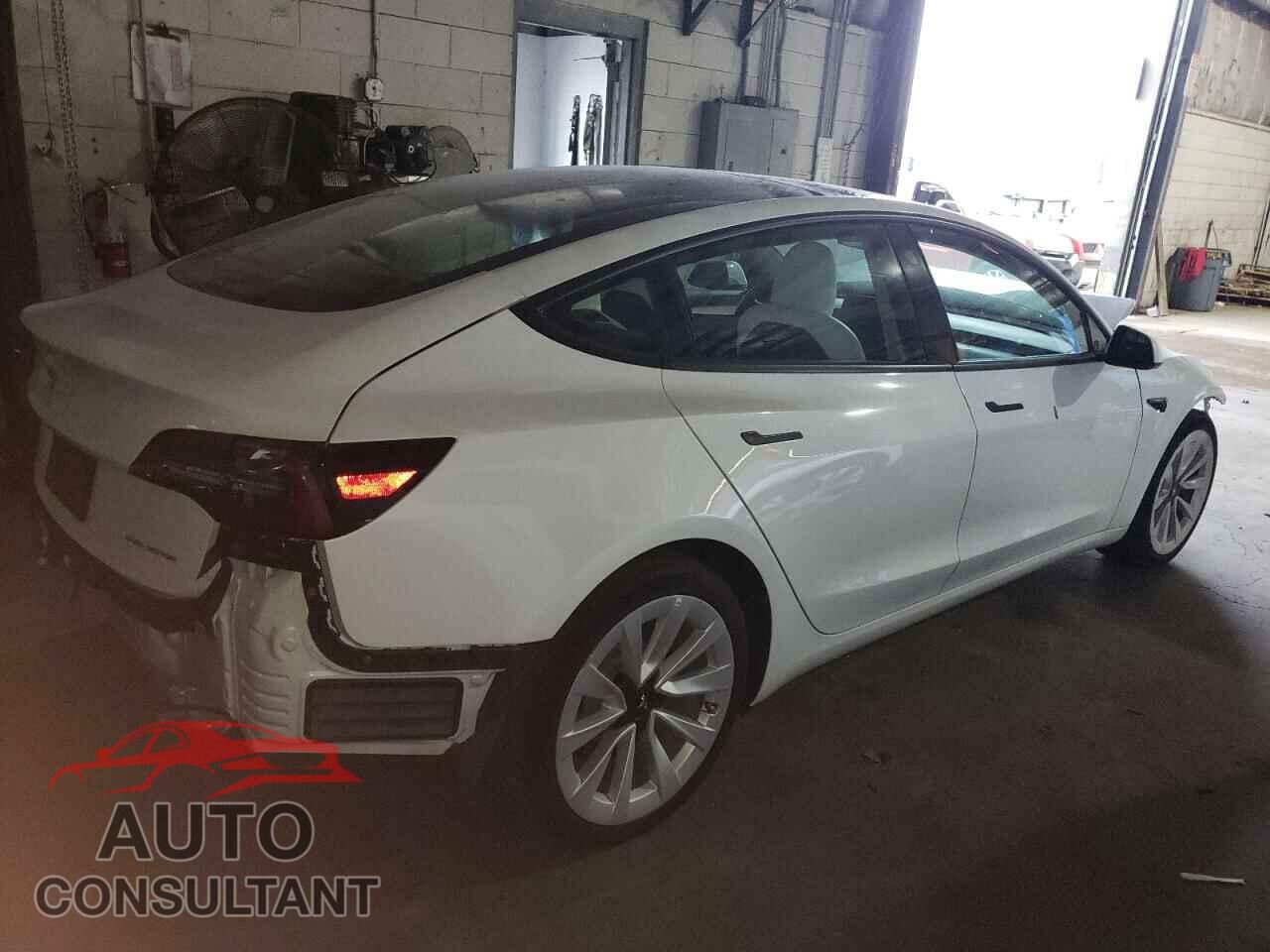 TESLA MODEL 3 2022 - 5YJ3E1EB0NF110358