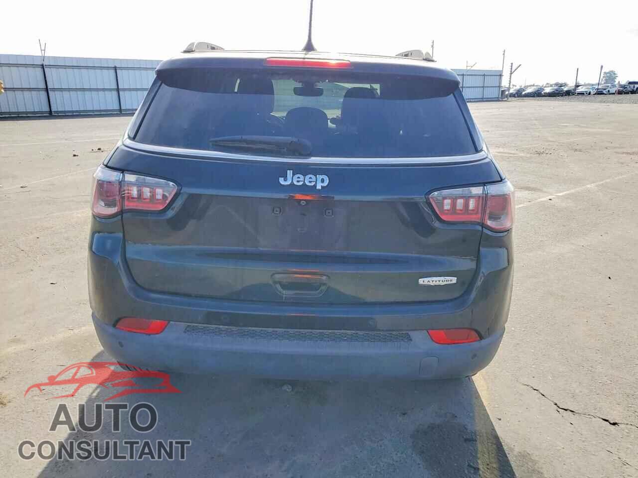JEEP COMPASS 2018 - 3C4NJCBB4JT124814
