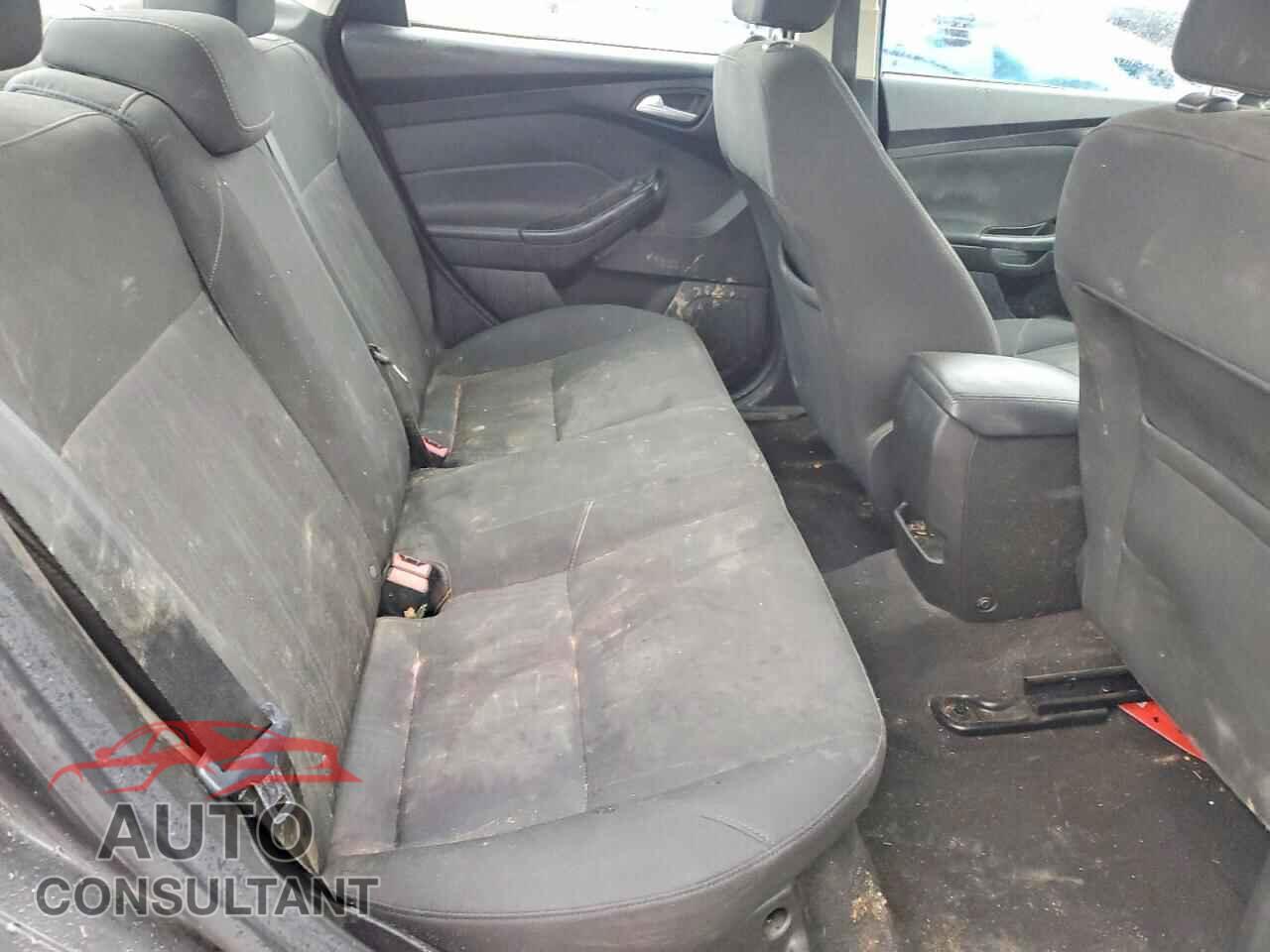 FORD FOCUS 2015 - 1FADP3F22FL367583