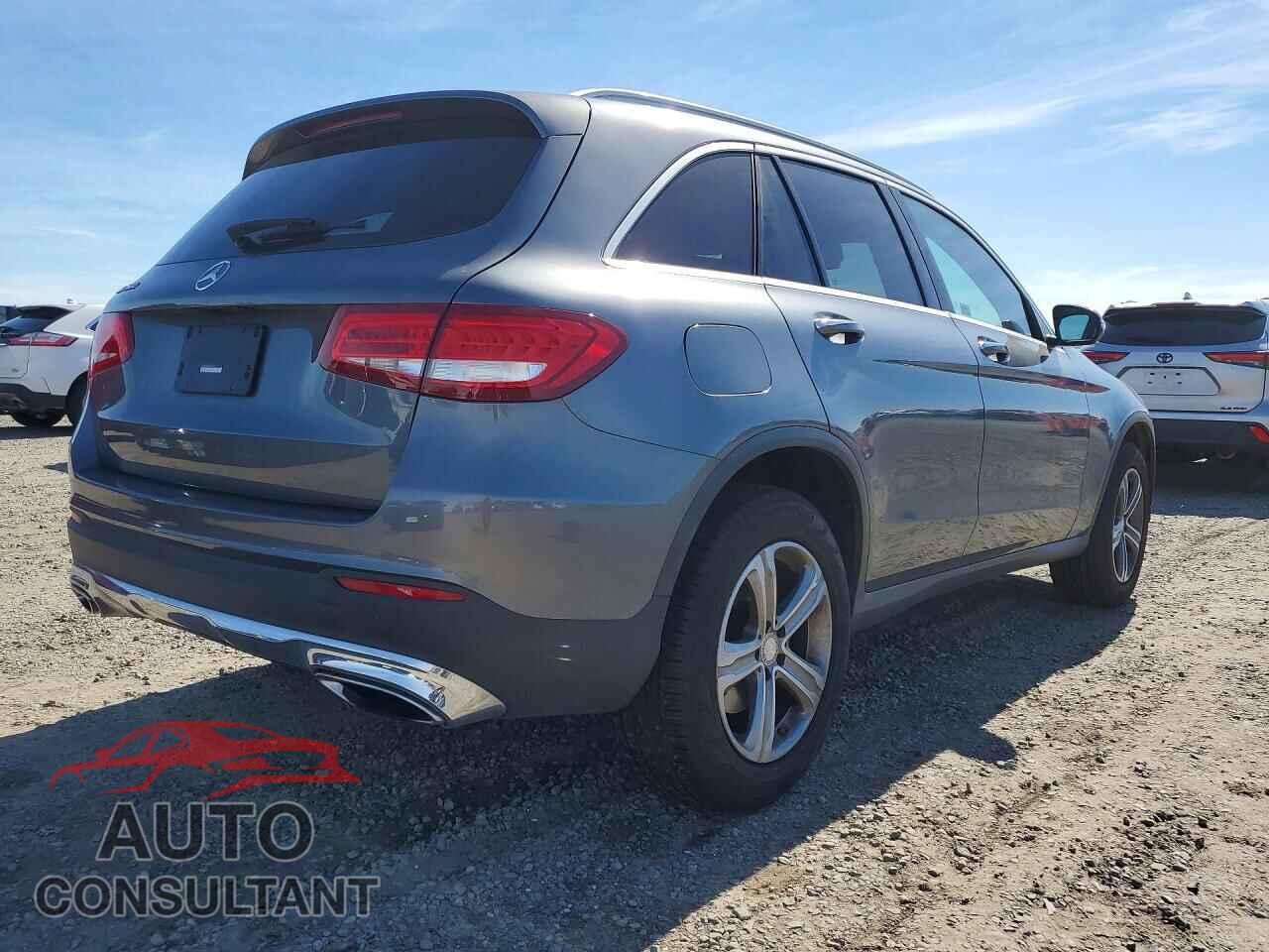 MERCEDES-BENZ GLC-CLASS 2017 - WDC0G4JB7HF160818