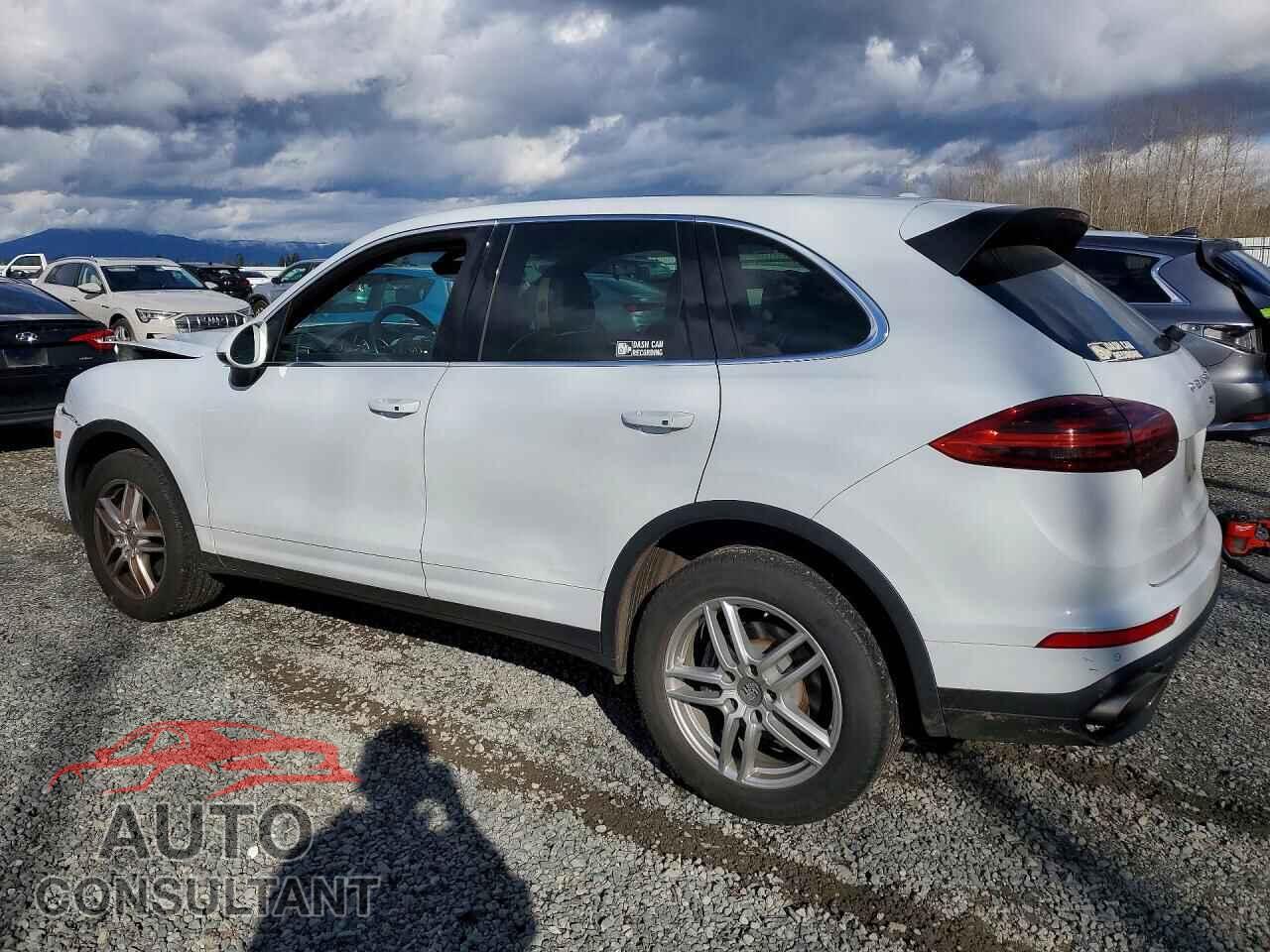 PORSCHE CAYENNE 2018 - WP1AA2A28JKA03617