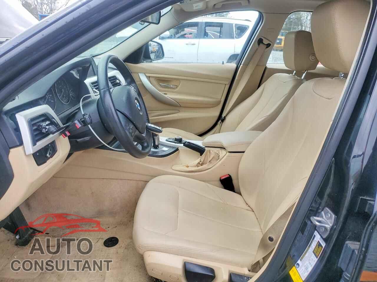 BMW 320 2016 - WBA8E1G55GNU10685